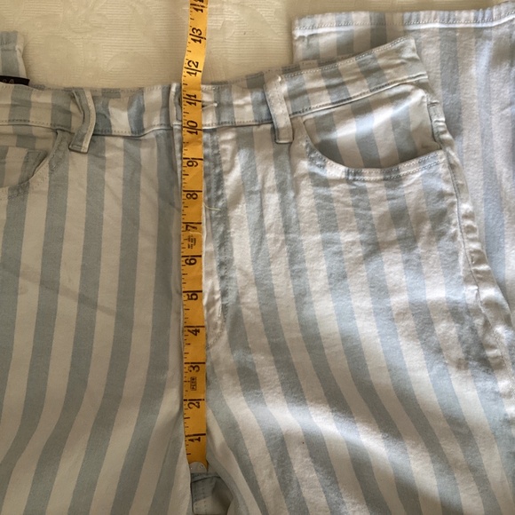 J BRAND JULES HIGH RISE BLUE & WHITE RINSE STRAIGHT SIZE 30 - 27 INCH LENGTH - Picture 9 of 13